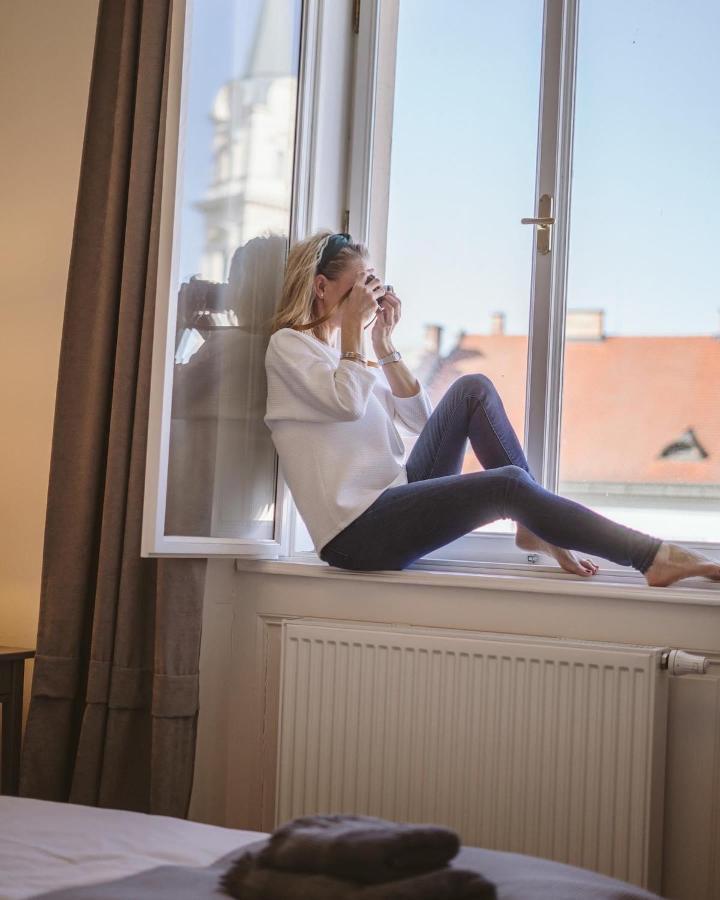 El Gusto Homes Town Шопрон Екстериор снимка